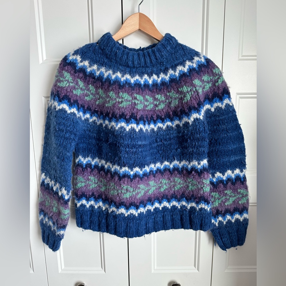 Vintage Hand Knit Wool Sweater Blue Fair Isle Ecuador Chunky Cozy Pullover S/M